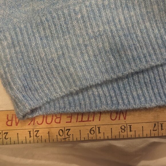 NWT Vince Camuto Turtle-Neck Sweater Size Small in Gray - Picture 3 of 9